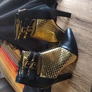 Machi Boots Black &Gold